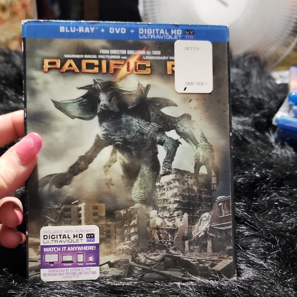 Pacific Rim Blu-ray DVD Combo Set 3- Dvds. PG-13.